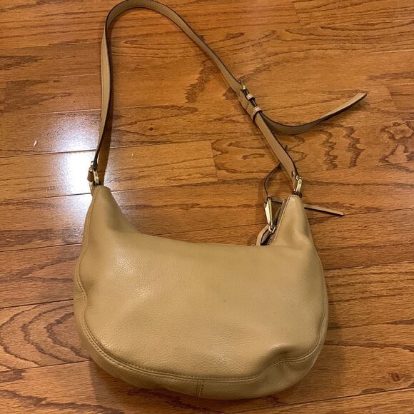 Michael Kors Crossbody or shoulder bag. Camel color - Picture 2 of 10
